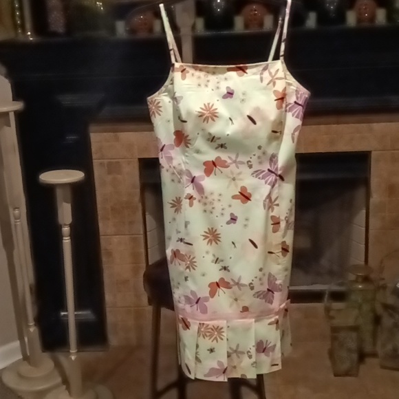 FINAL PRICE Lilly Pulitzer t-strap floral/butterfly print dress w pleated hem - Picture 3 of 16